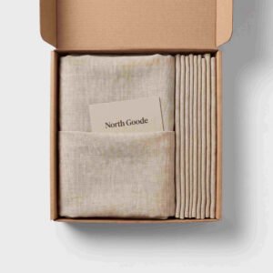 Grand Linen Table Service